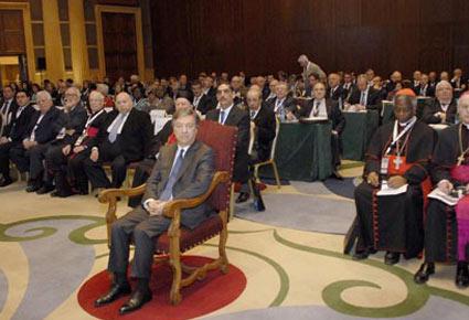 إطلاق مؤتمر بيروت 2013 تحت عنوان اقتصاد في خدمة الإنسان 